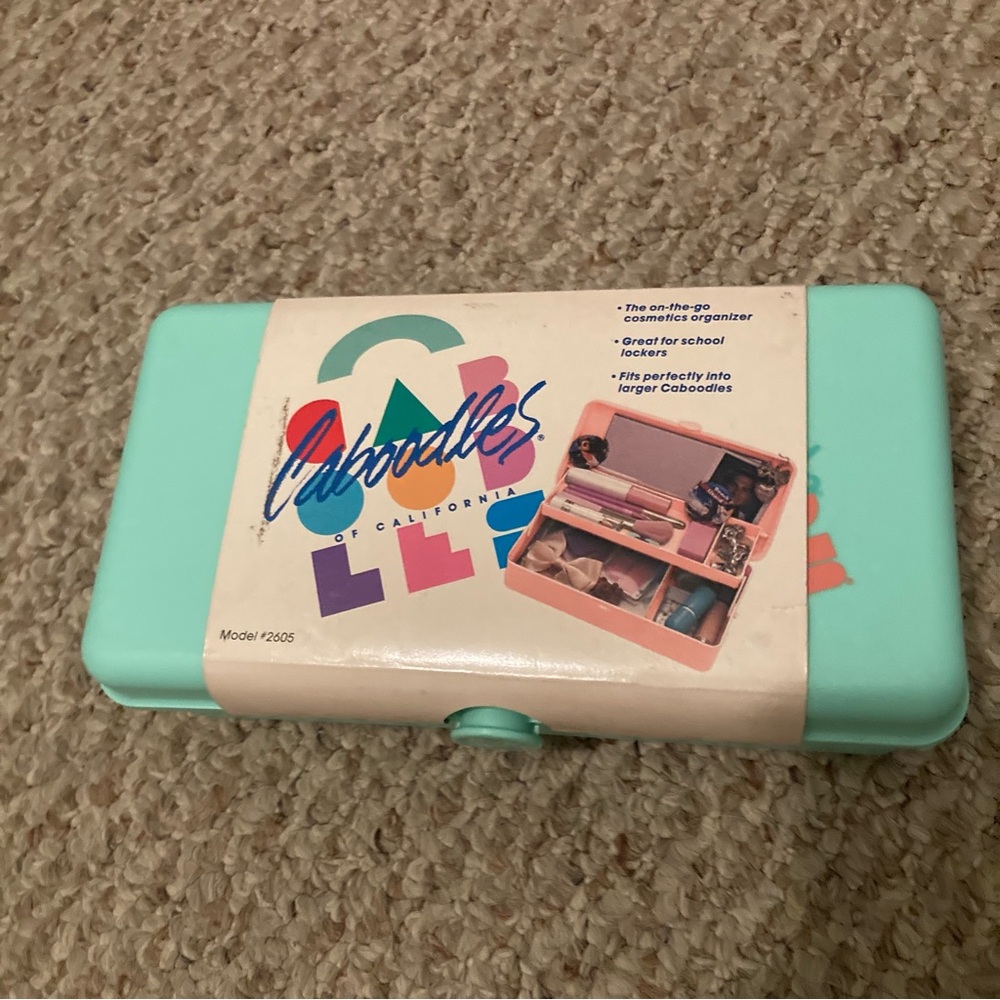 Vintage “on-the-go” Caboodles